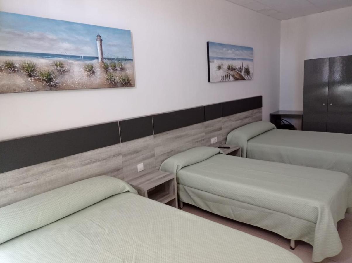 Hostal Brin Monreal del Campo Exterior photo